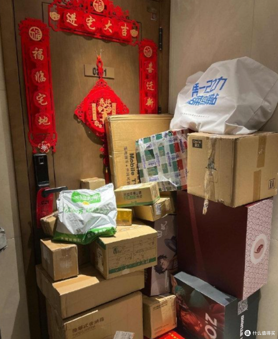 客厅挤得转不开身,不是你房子小,把这4样清理不大一倍来找我