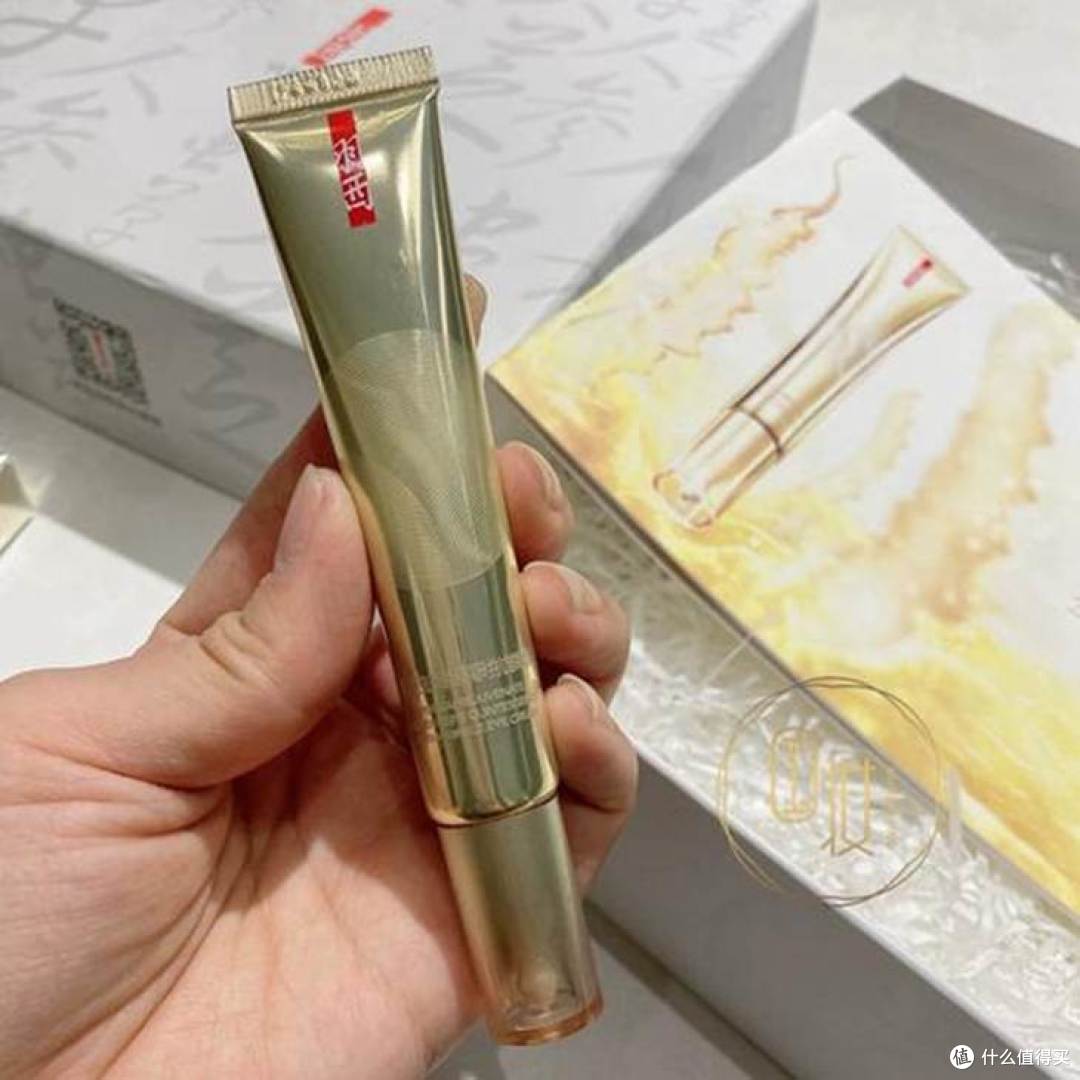 眼周细纹悄悄蔓延怎么处理?2026热门眼霜分享,稳住眼周平滑质感