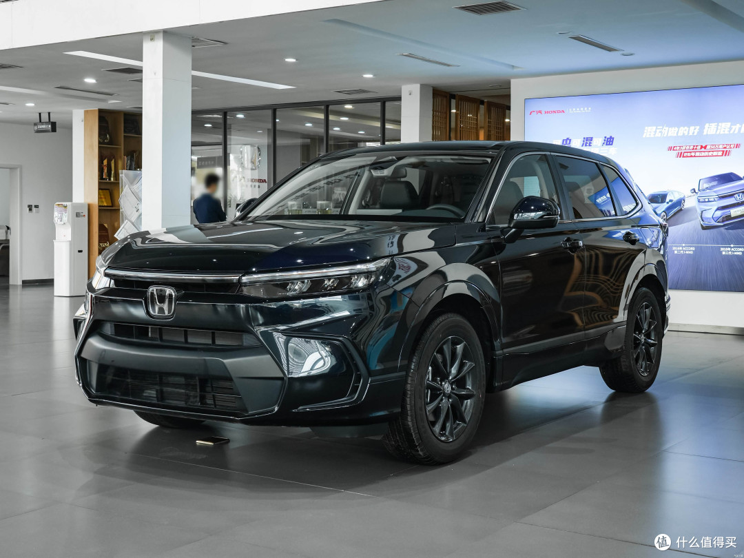 嘴上说不要,钱包很诚实,2026年了为什么还有人把RAV4荣放开回家