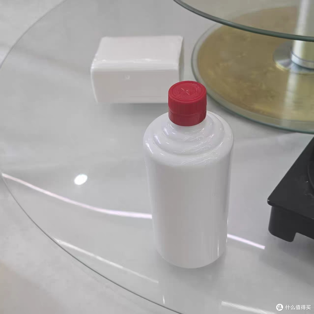 饭局上的“茅台镇定制酒”,真是高端酒?还是智商税?和大家说说茅台镇定制酒的门道