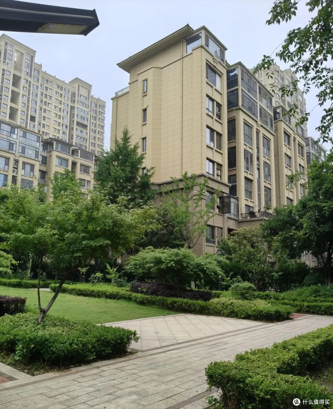 为啥懂行的人,都在悄悄处理这5种房产?过来人:再便宜也别碰!