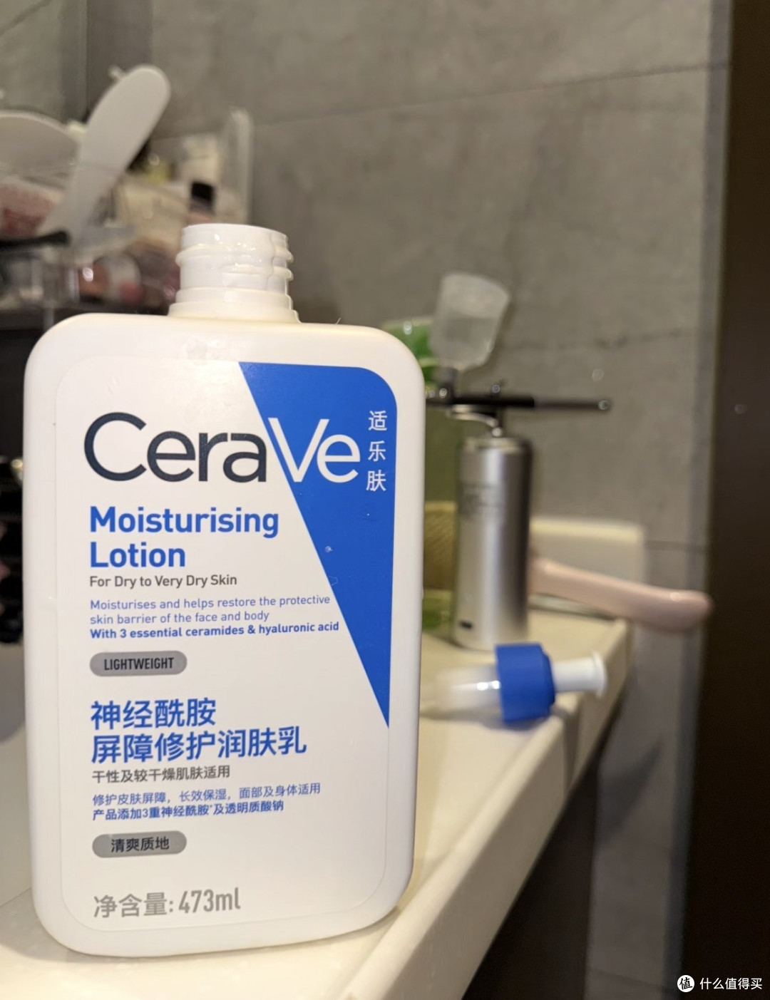 男生怎么低成本养出一张"干净的脸"?我把护肤品砍到只剩3样