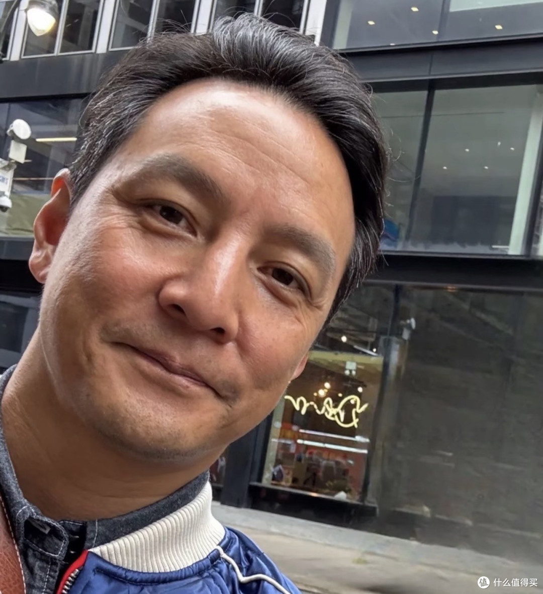 冠希说不怕老且本山冠希联名很值钱,但中年男人总得把这件事做好