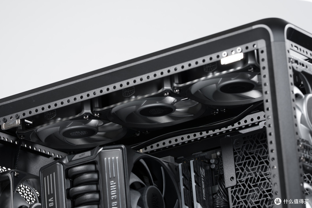 酷冷至尊MF400_技嘉B760M AORUS ELITE D4_影驰RTX 5070Ti HOF OC