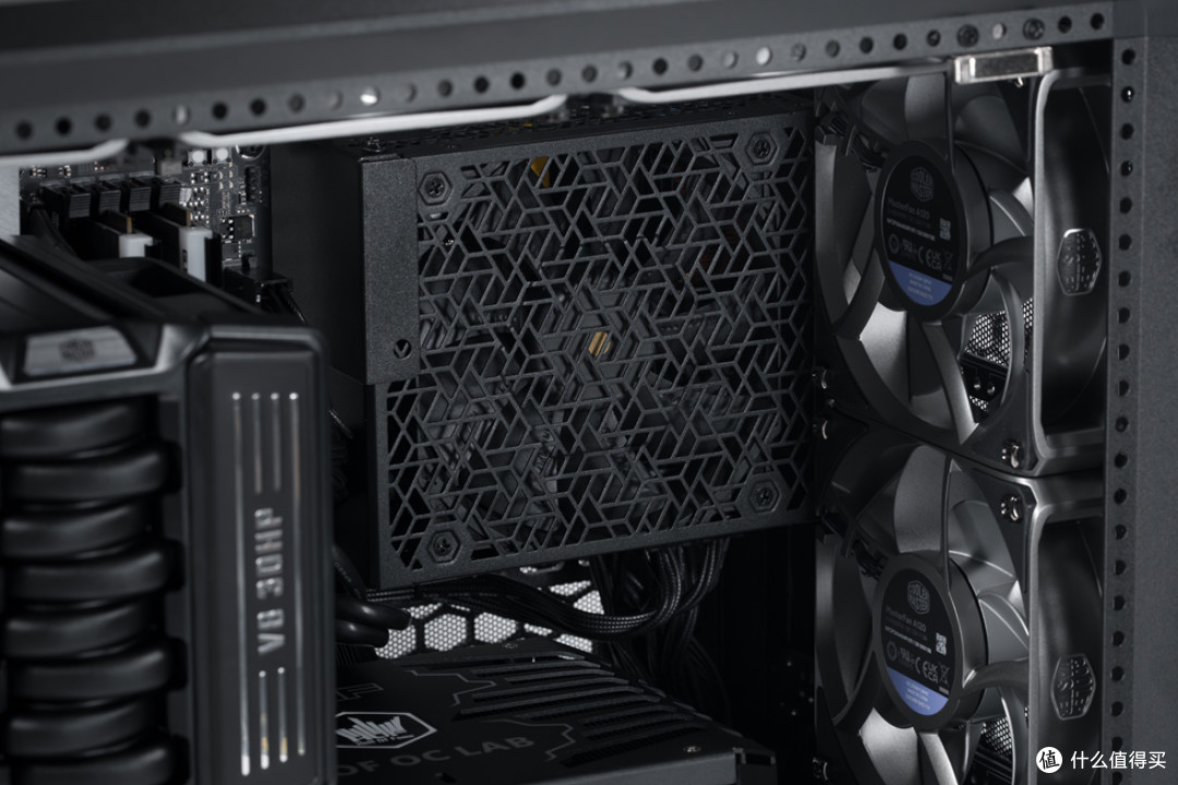 酷冷至尊MF400_技嘉B760M AORUS ELITE D4_影驰RTX 5070Ti HOF OC