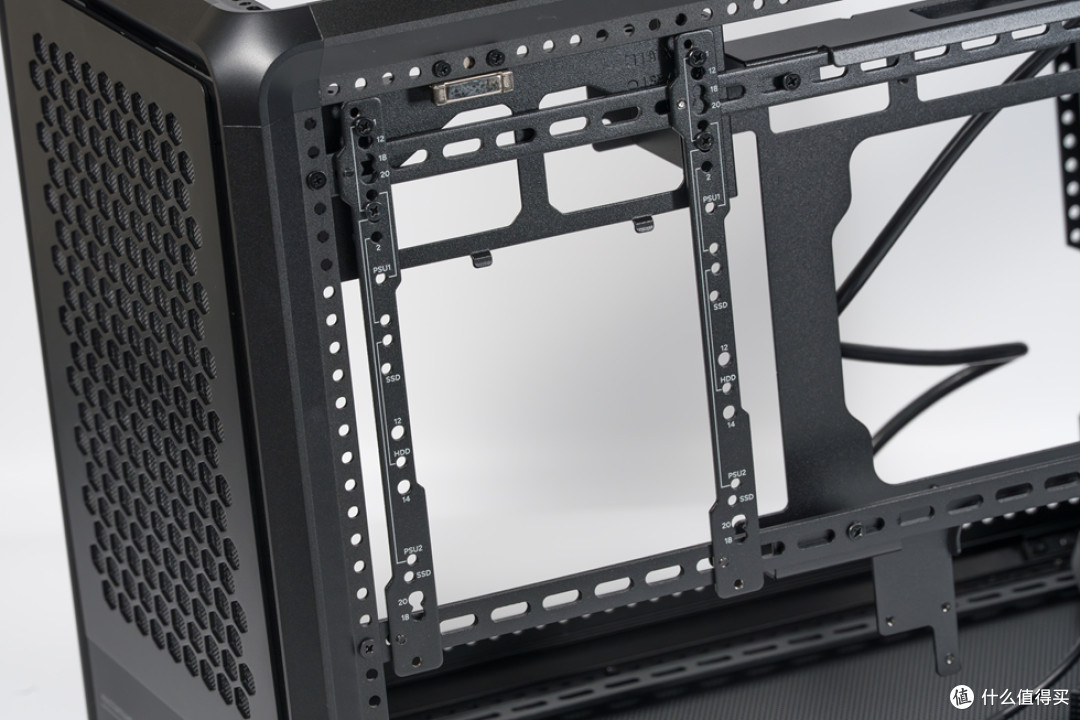 酷冷至尊MF400_技嘉B760M AORUS ELITE D4_影驰RTX 5070Ti HOF OC