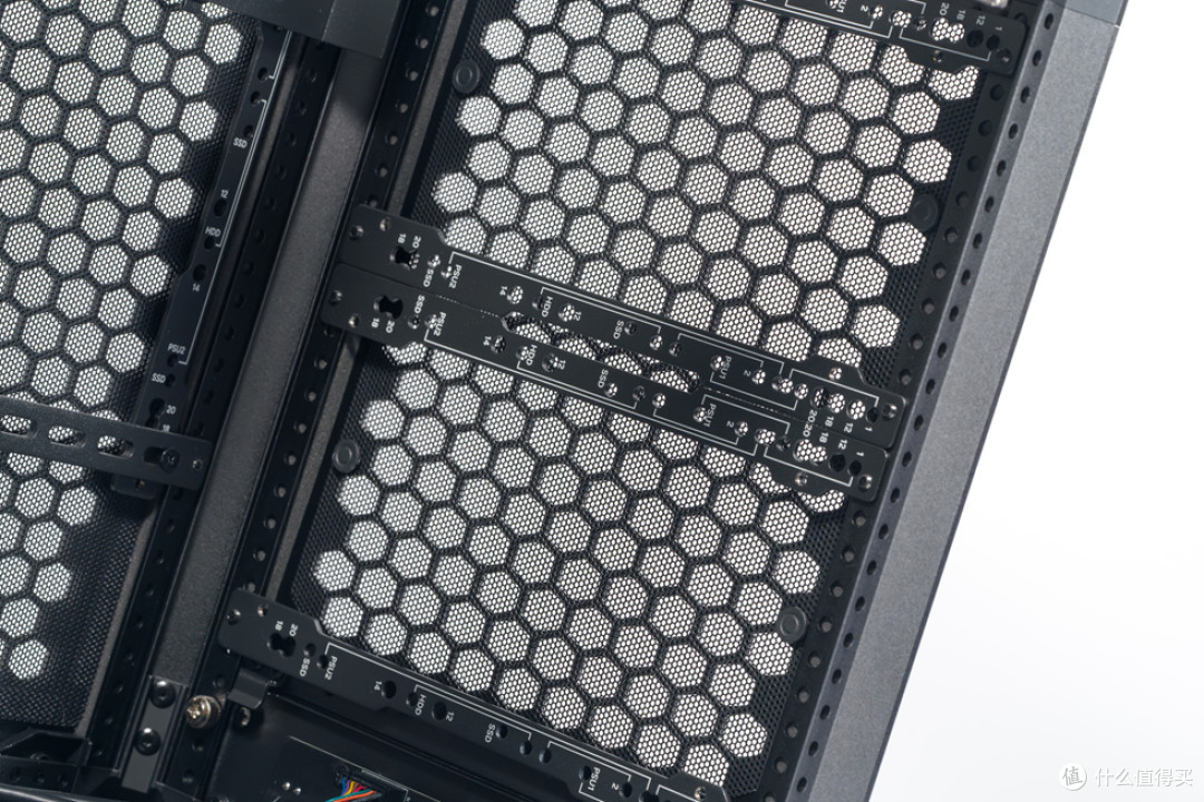 酷冷至尊MF400_技嘉B760M AORUS ELITE D4_影驰RTX 5070Ti HOF OC