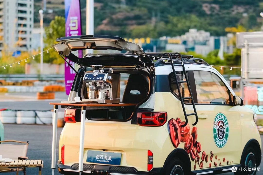 五菱宏光MINIEV咋卖不动了?3万的小破车,年轻人为啥突然不买了