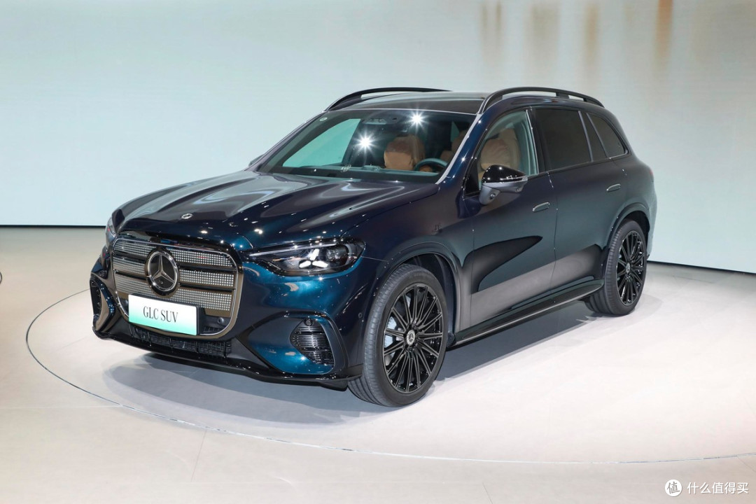 30万买德系豪华纯电SUV,奥迪E7X、奔驰GLC EV与宝马iX3咋选?