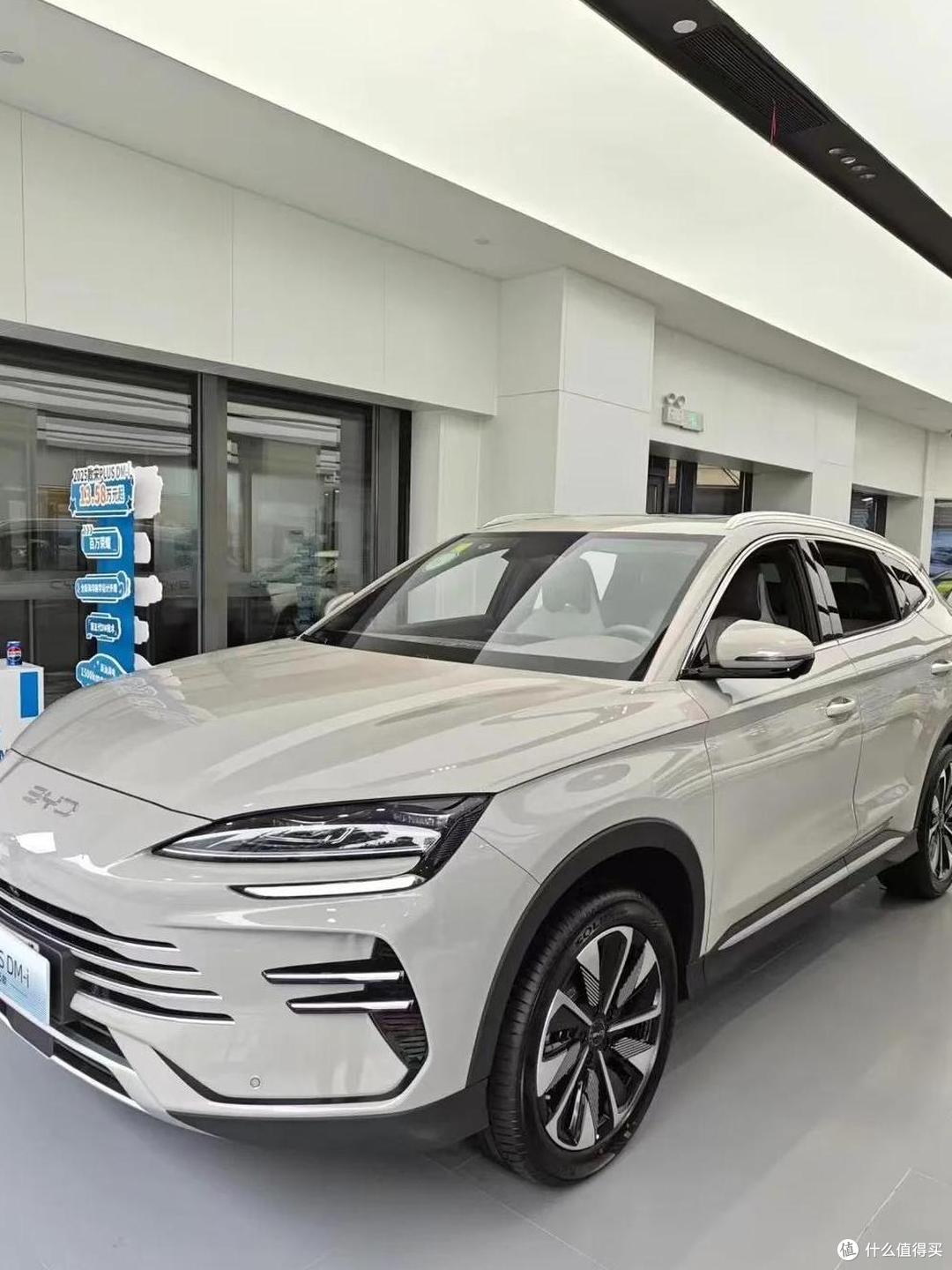 五菱宏光MINIEV咋卖不动了?3万的小破车,年轻人为啥突然不买了