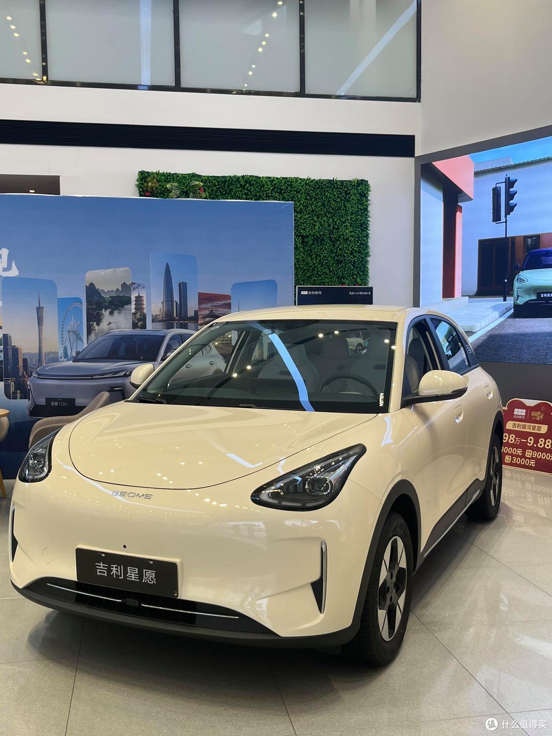 五菱宏光MINIEV咋卖不动了?3万的小破车,年轻人为啥突然不买了
