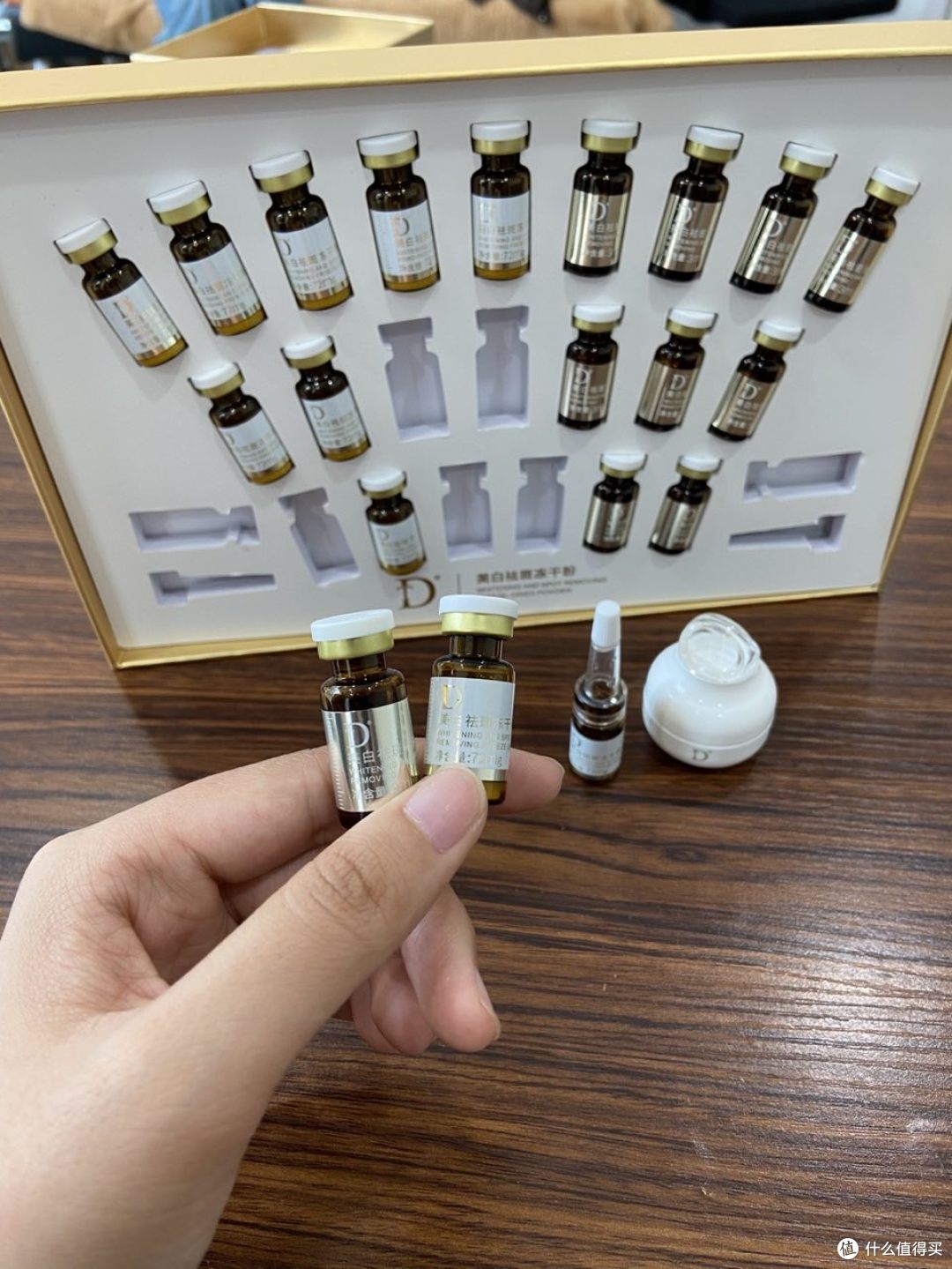 持证淡斑产品怎么选?从 DT 美白祛斑冻干粉看几个硬指标