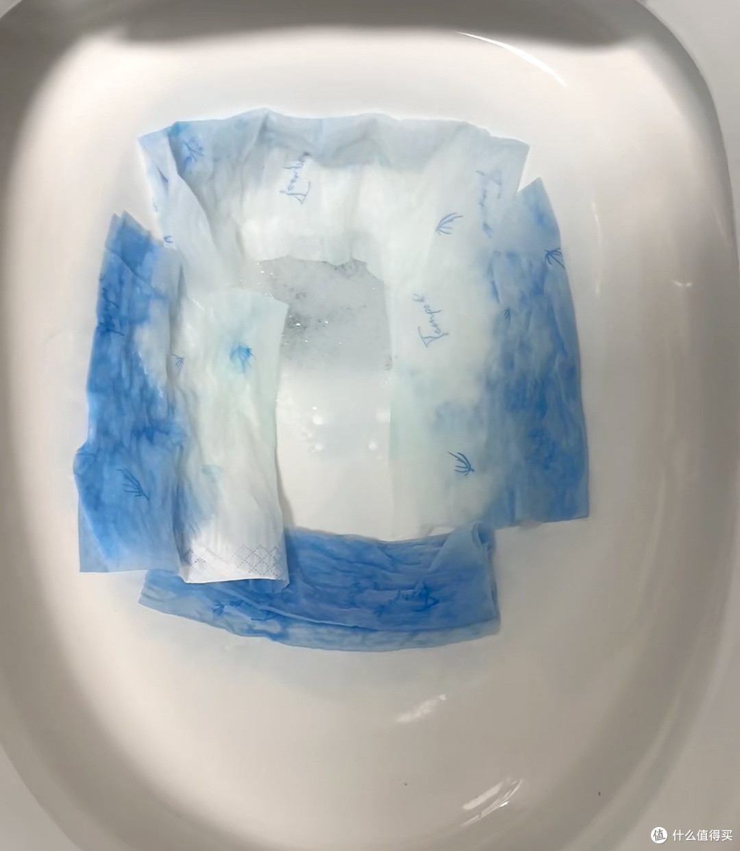 马桶顽固黄渍深度清洁，陈年尿碱水垢轻松根除