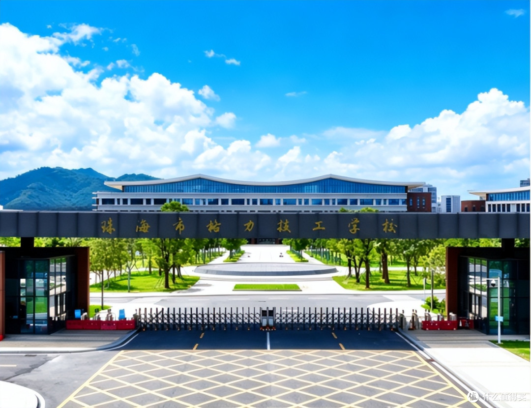 格力技工学校开学,“入校即入企,毕业已经适岗”,董明珠任校长