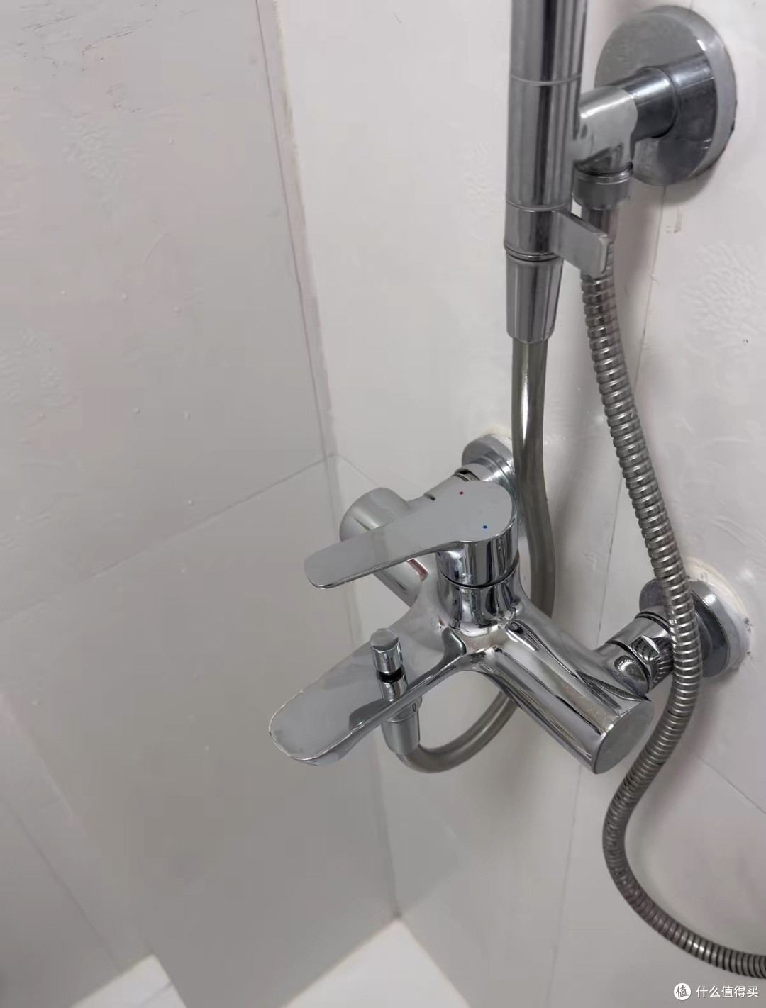 假期返家浴室焕新：滴露泡沫除菌一喷省时