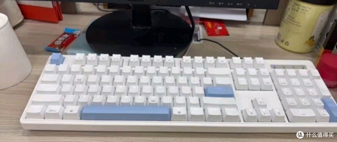 京造J104 桌面实拍：全尺寸108键带数字区