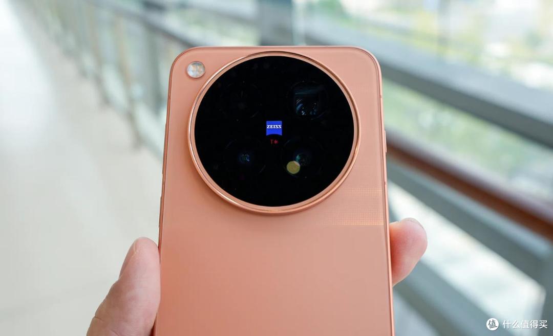 vivo碾压苹果？iPhone18ProMax对比vivoX500Pro Max实测,谁更强？