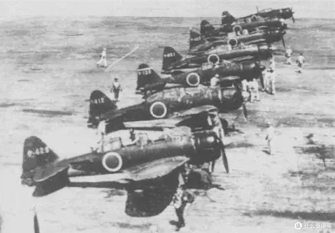 1939年，一位军长在南昌城外的田埂上被炮弹炸飞