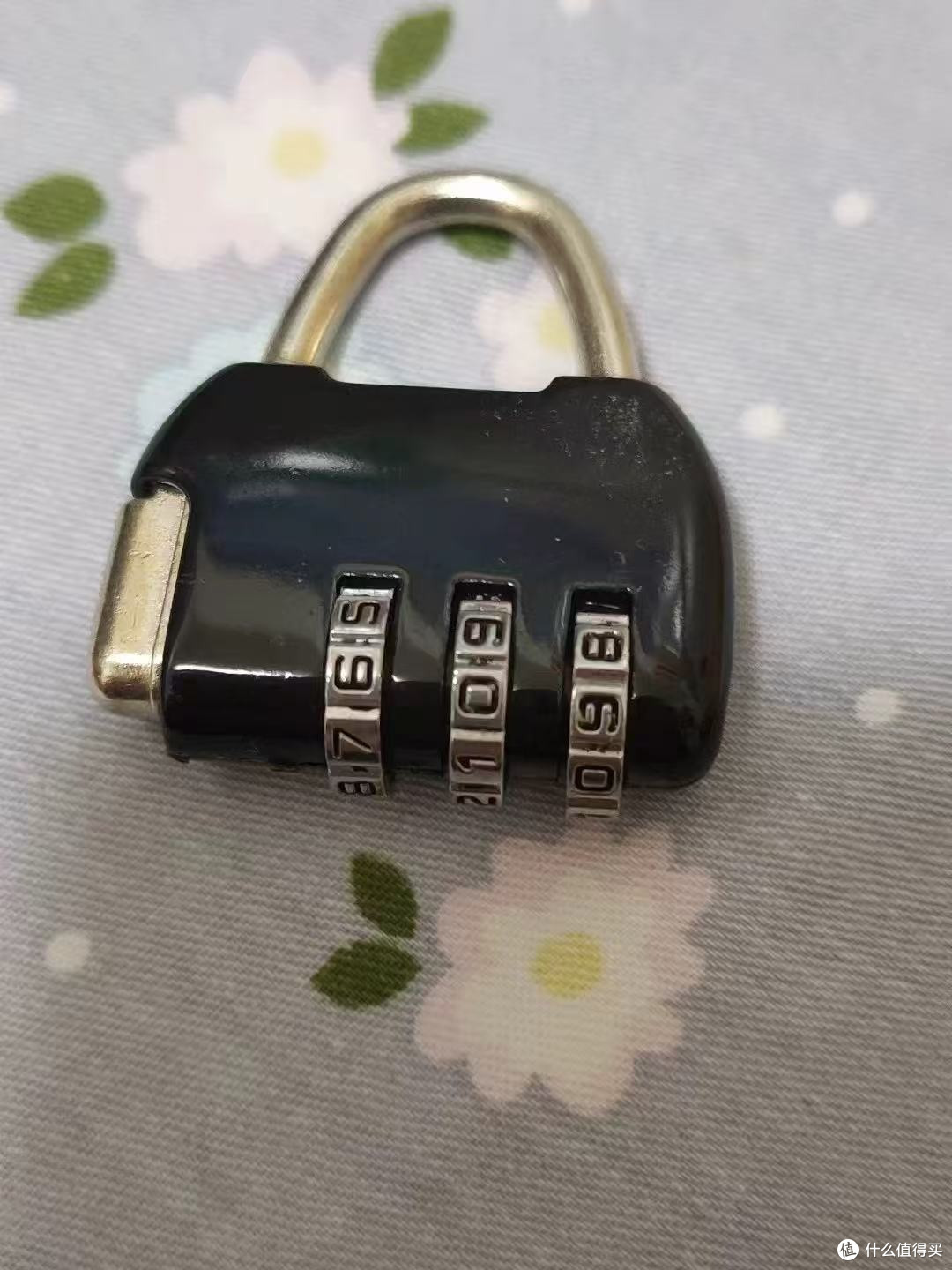 去图书馆和健身房,背包锁随身带着踏实