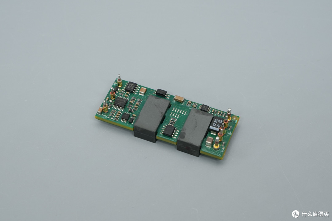 雷能72W 1/8砖隔离DC-DC电源模块方案解析