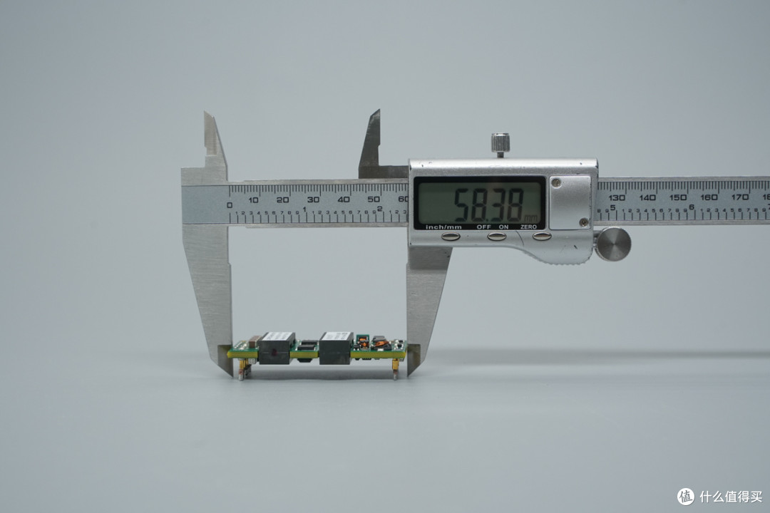 雷能72W 1/8砖隔离DC-DC电源模块方案解析