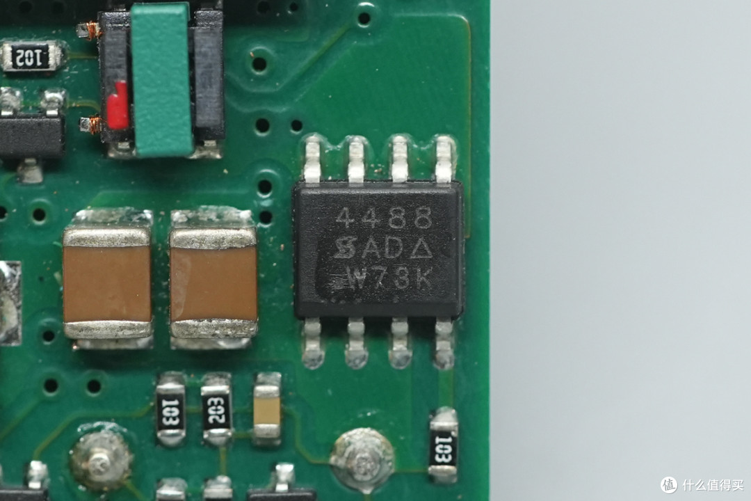 雷能72W 1/8砖隔离DC-DC电源模块方案解析