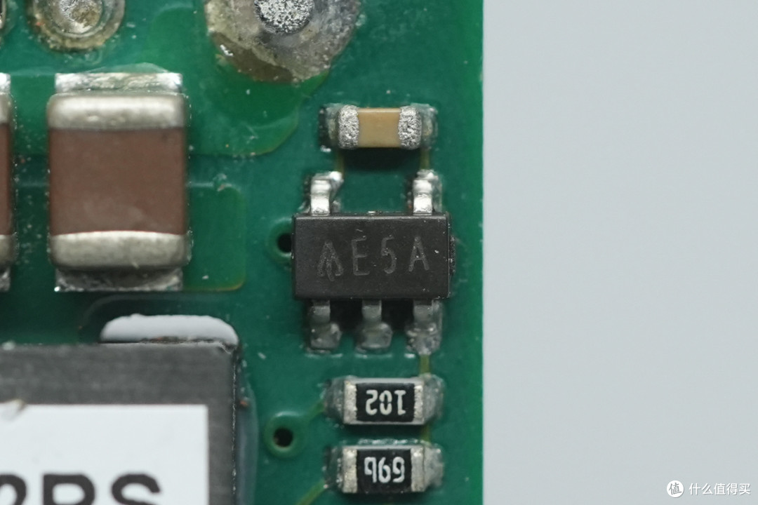 雷能72W 1/8砖隔离DC-DC电源模块方案解析