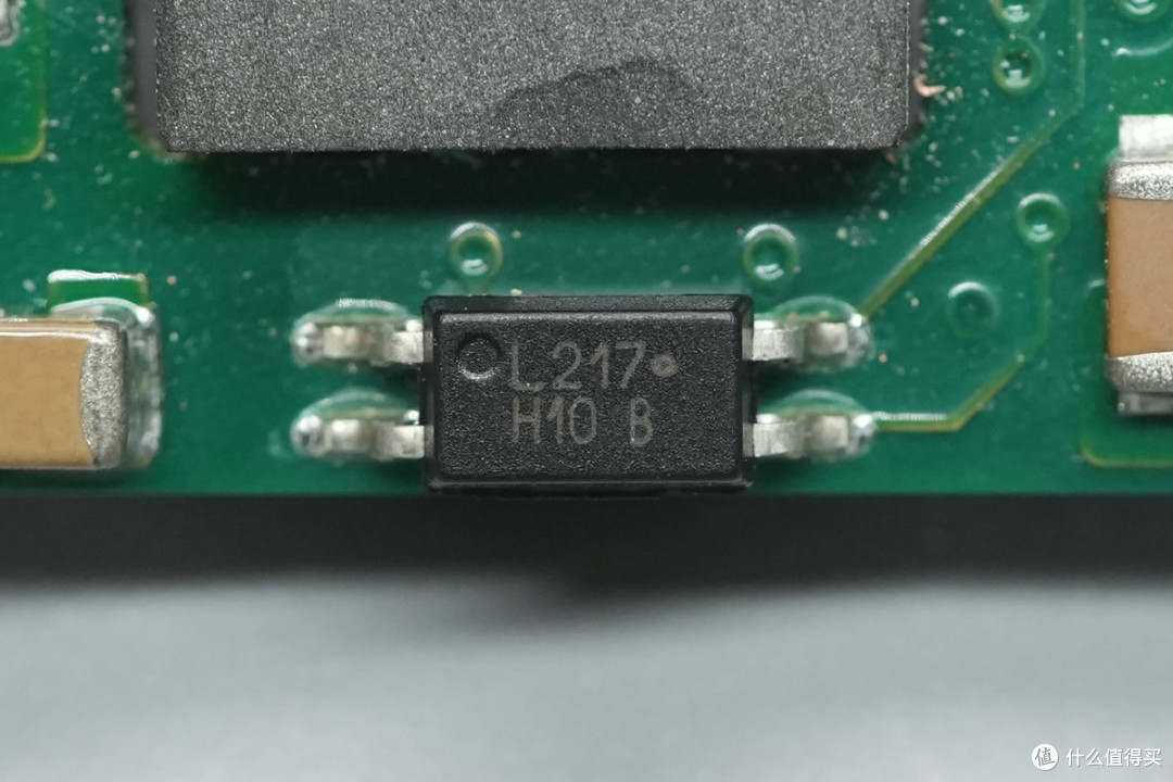 雷能72W 1/8砖隔离DC-DC电源模块方案解析