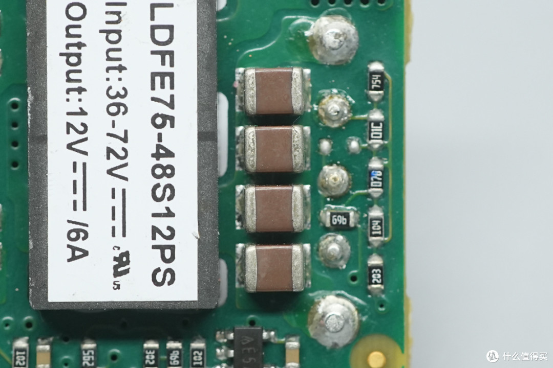 雷能72W 1/8砖隔离DC-DC电源模块方案解析