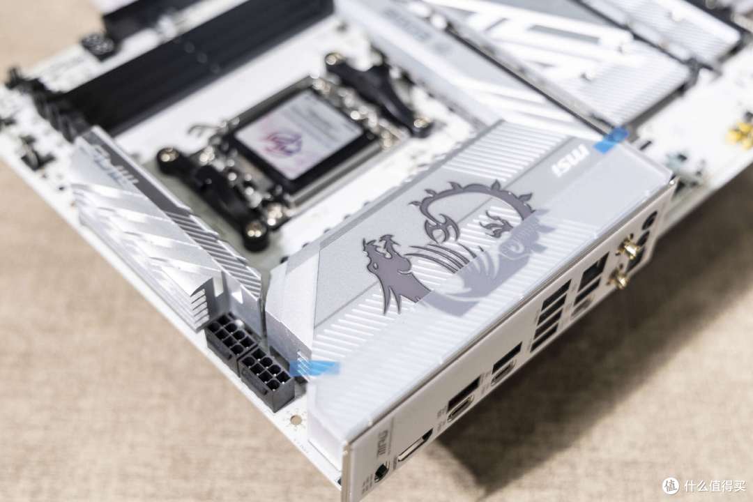 悬浮式海景房,散热颜值并重,微星MPG VIXTA 300R PZ机箱分享