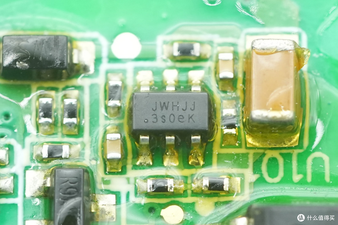 转换效率达94%,麦格米特400W电源模块拆解