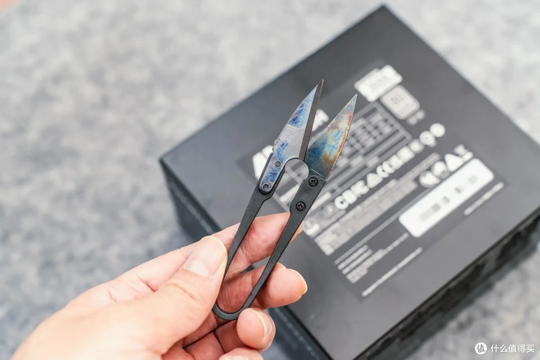造型越怪散热越快、硬件分舱新形态|追风者EX5 MAX装机体验