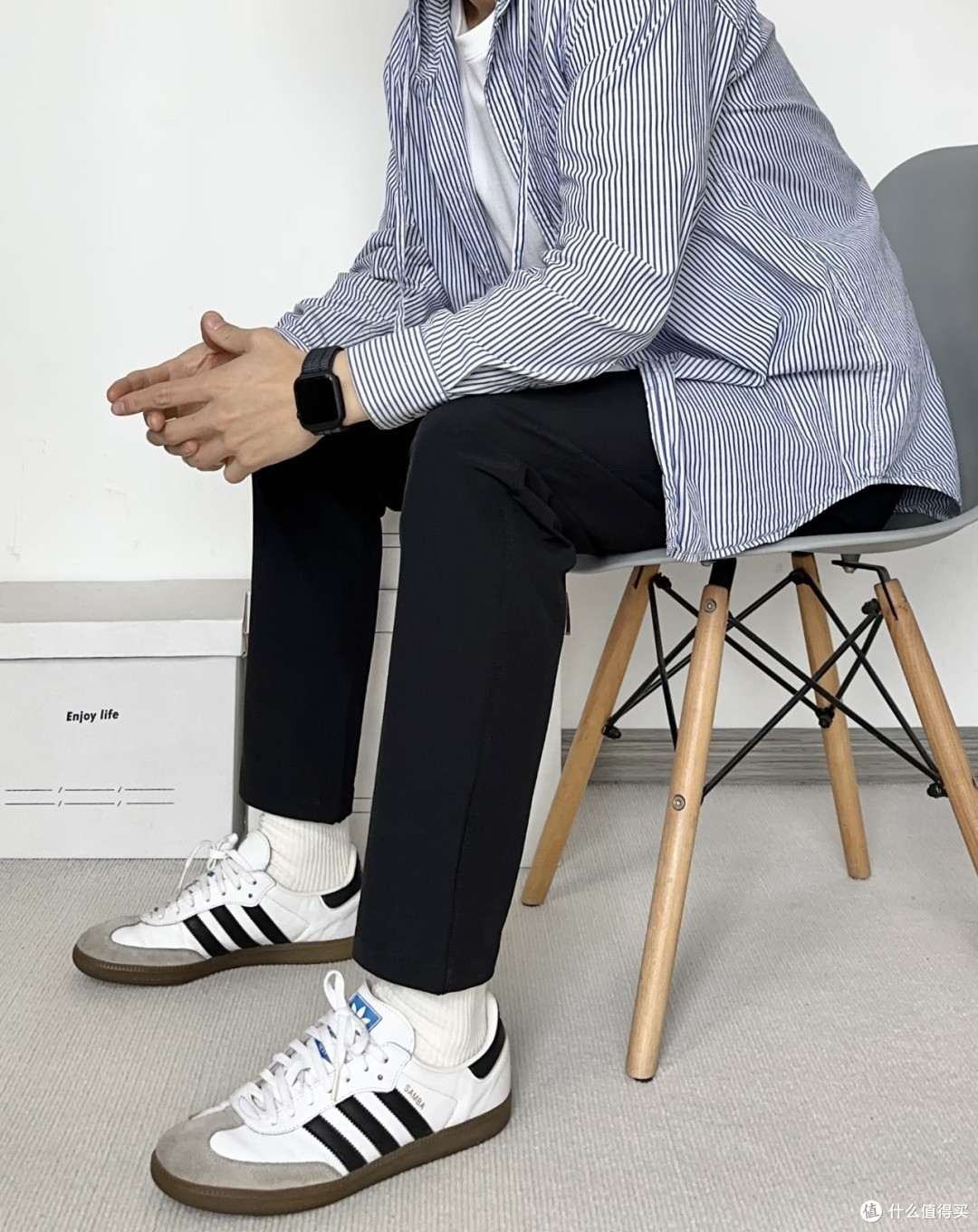 Adidas海报翻车宋雨琦手指长"犄角"?AI改图的坑,大品牌也躲不开