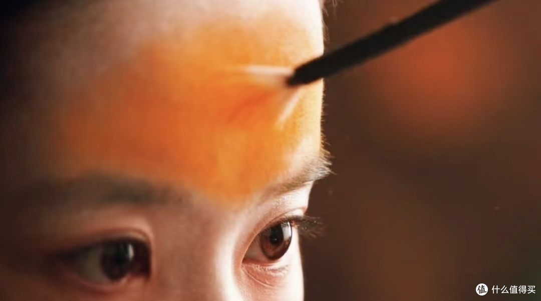 当窗理云鬓,对镜帖花黄|读懂花木兰饱受争议的额黄妆