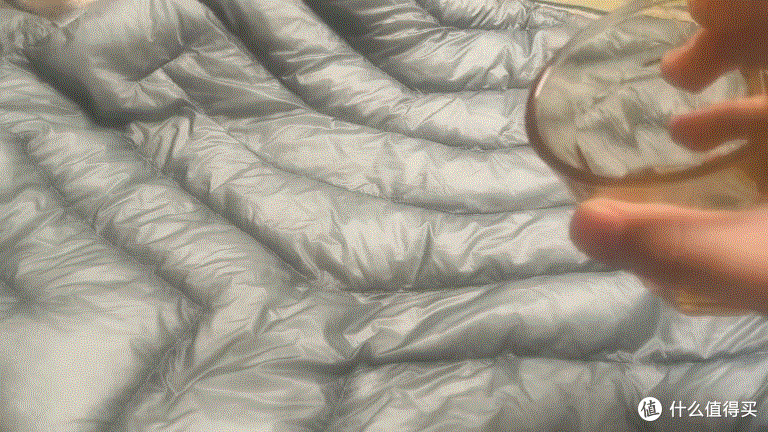 天石鹅铠甲GD915排骨羽绒服：秋冬本命轻羽！带来轻暖可靠松弛感
