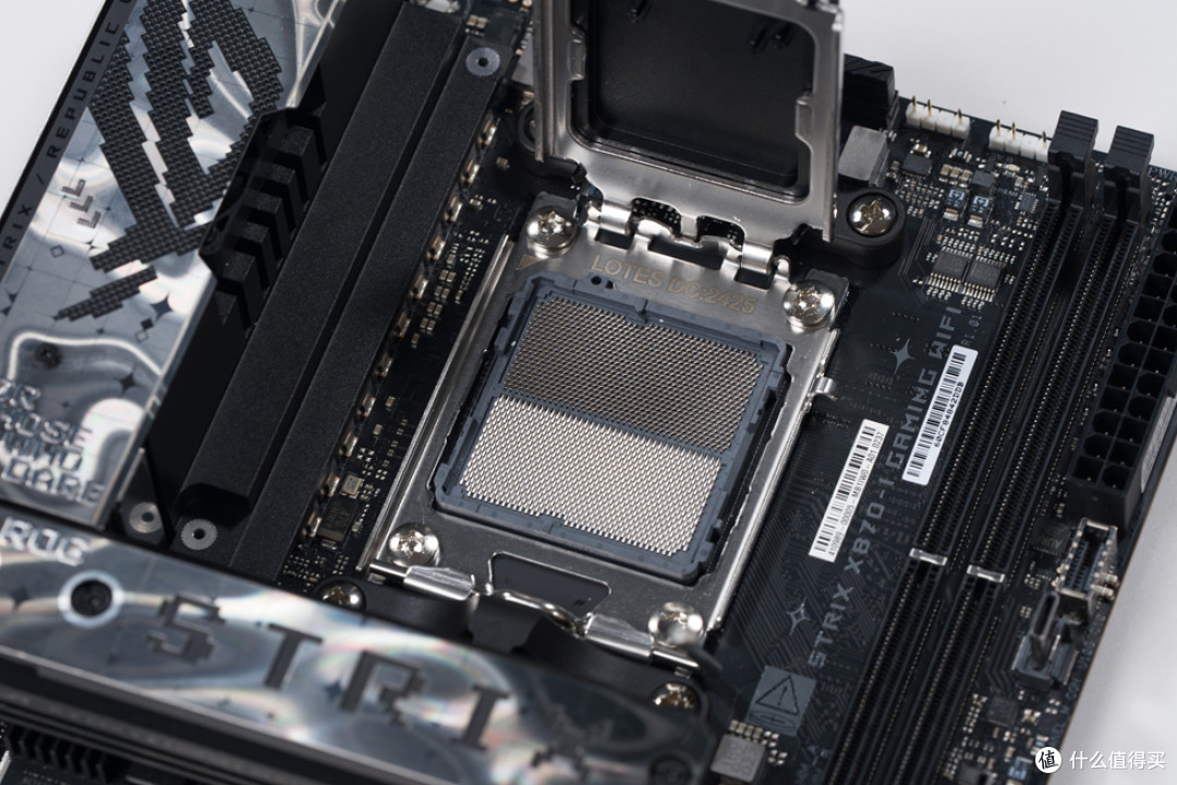 COOJ SF5_ROG STRIX X870I_耕升 RTX 5070Ti 踏雪