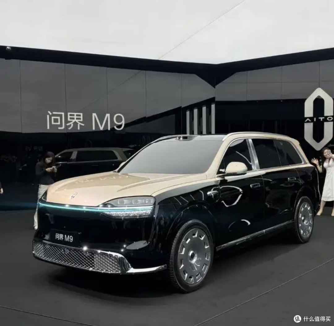问界M9：老板座舱新定义？