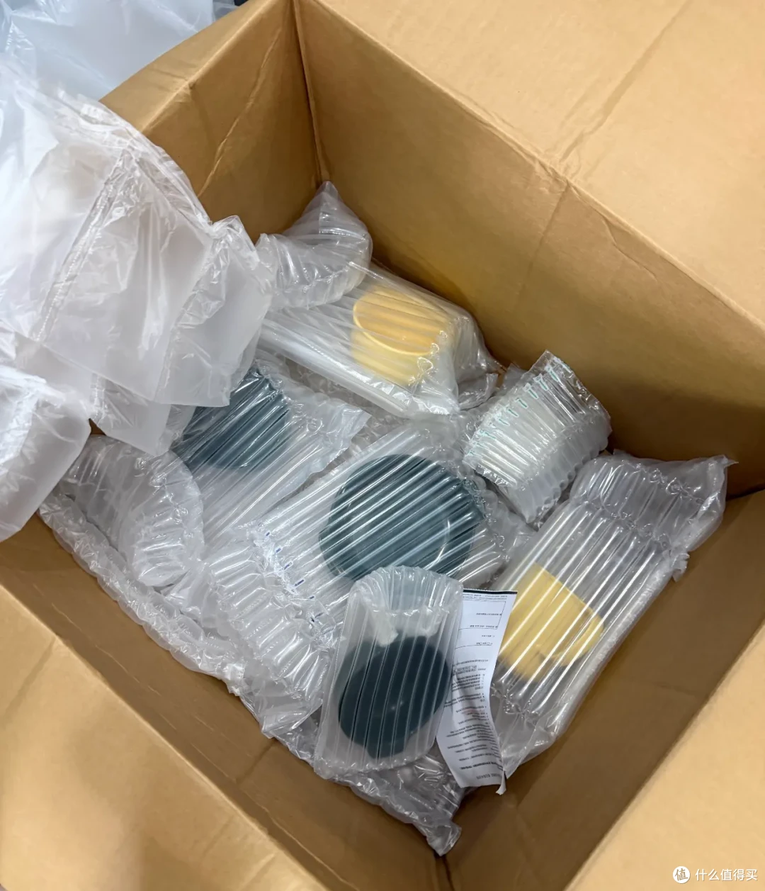 有时候真想问:这种泡沫包材能不能滚出银河系?