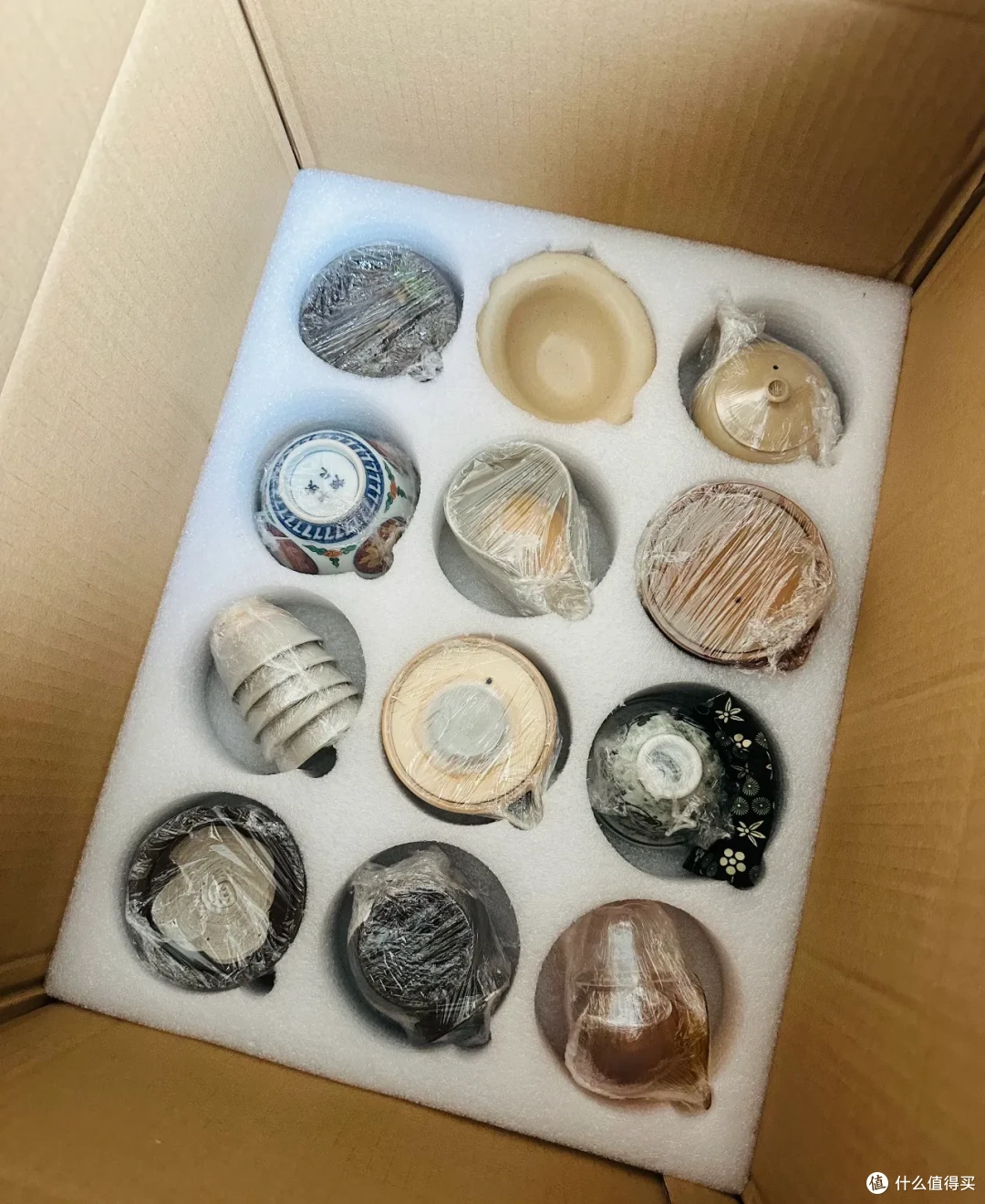 有时候真想问:这种泡沫包材能不能滚出银河系?