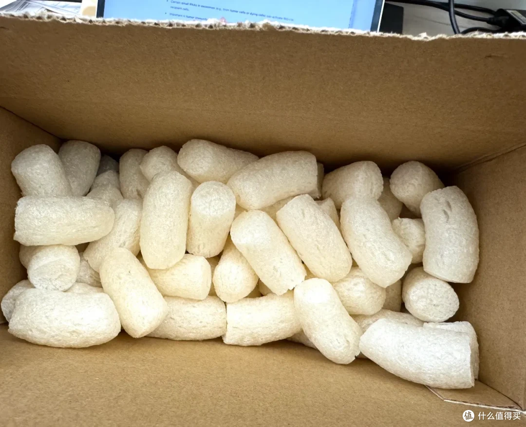 有时候真想问:这种泡沫包材能不能滚出银河系?