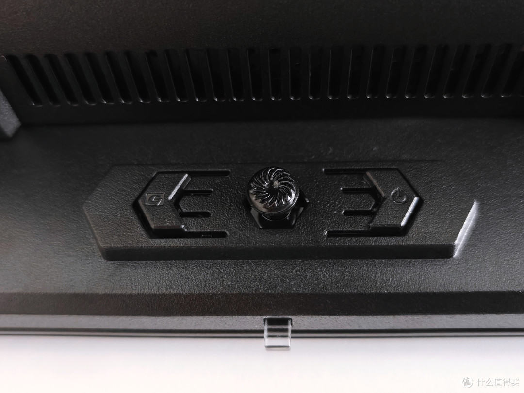 第四代QD-OLED带来专业显示新体验,微星MAG OLED 271QPX32 流光