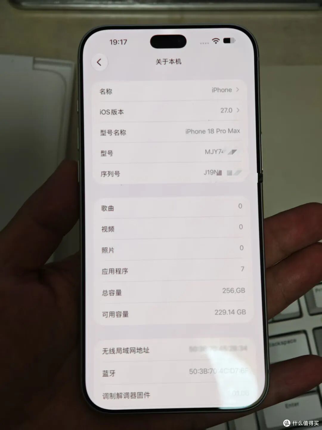 iPhone18遭遇“屏幕门”,引发大量用户退货,未来需小心“后封”
