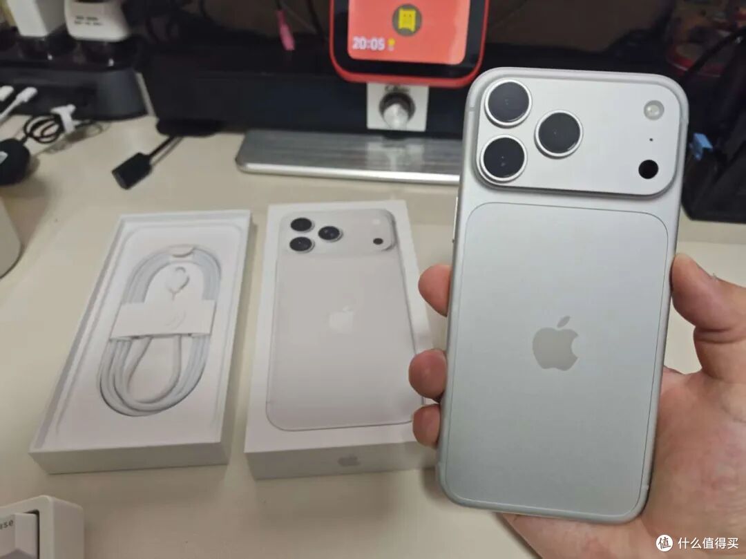 iPhone18遭遇“屏幕门”,引发大量用户退货,未来需小心“后封”