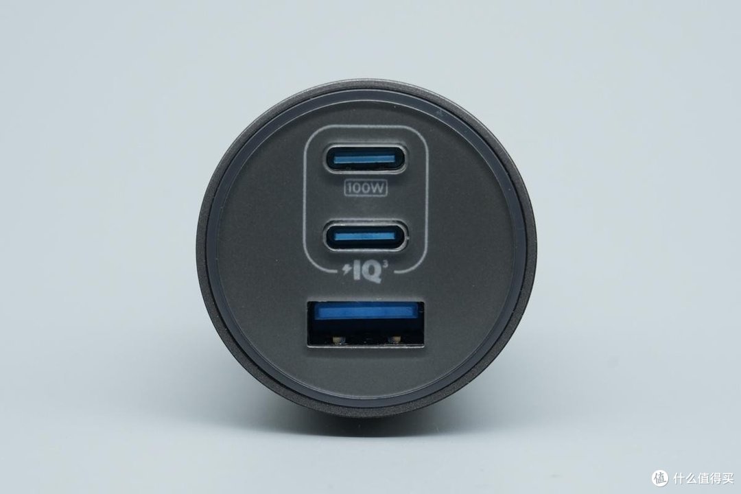安克167.5W 车充接口面实拍：2C1A，C1口标注100W