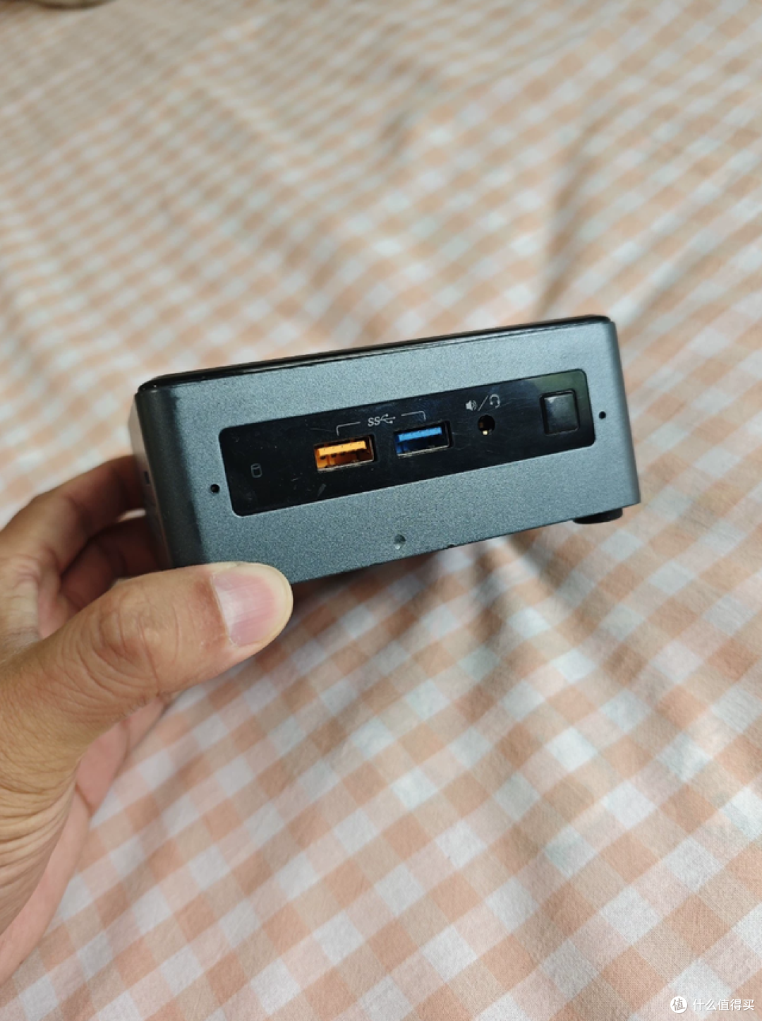 二手鱼塘惊现低价NUC7小主机!200元捡漏飞牛OS神机直接毕业