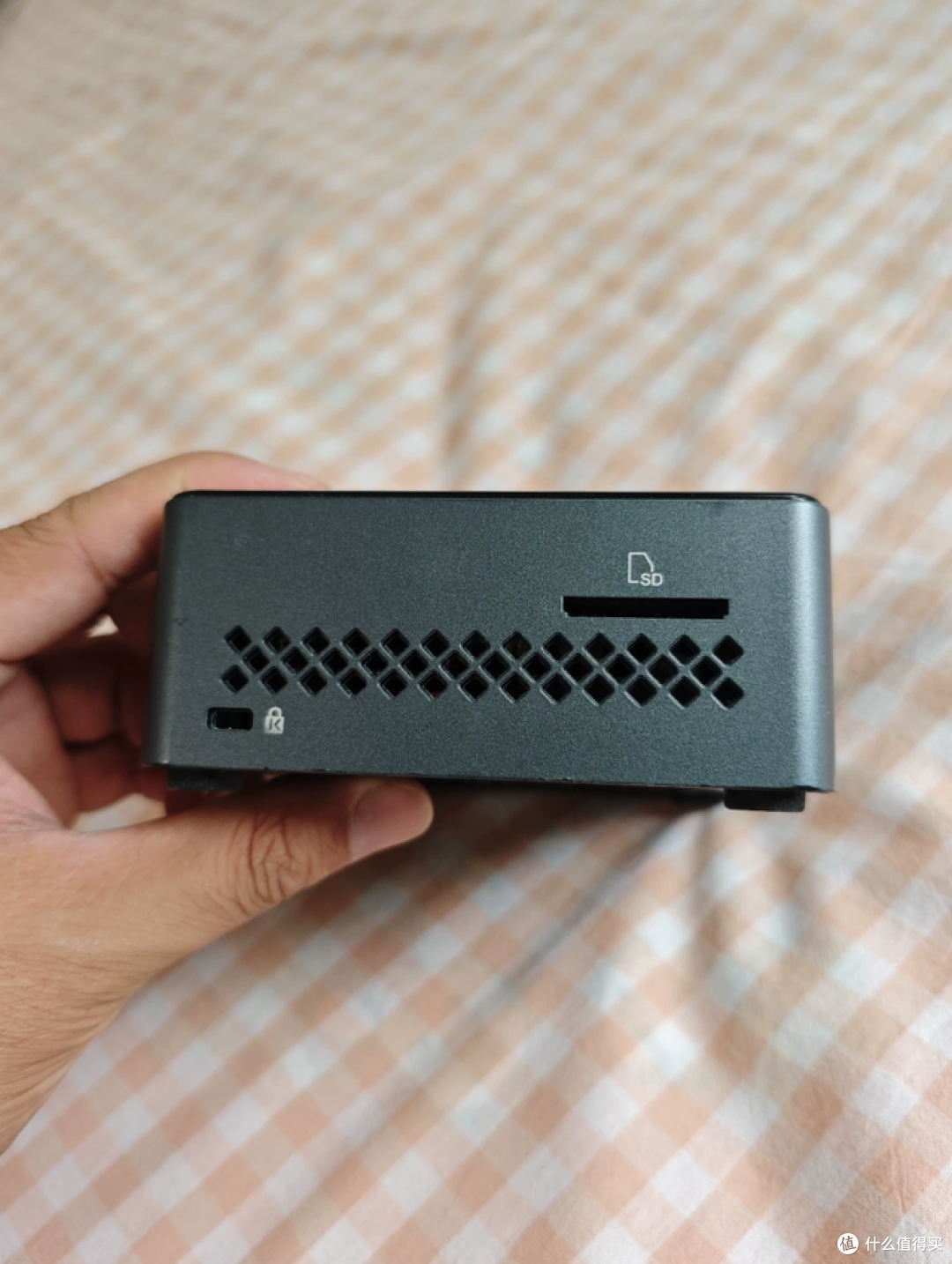 二手鱼塘惊现低价NUC7小主机!200元捡漏飞牛OS神机直接毕业