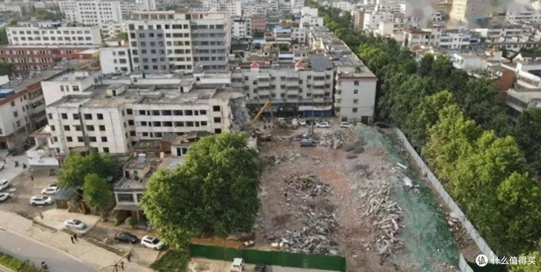 叫停拆迁?住建部定调:10月起,老房子全按新政处理,这类人受益