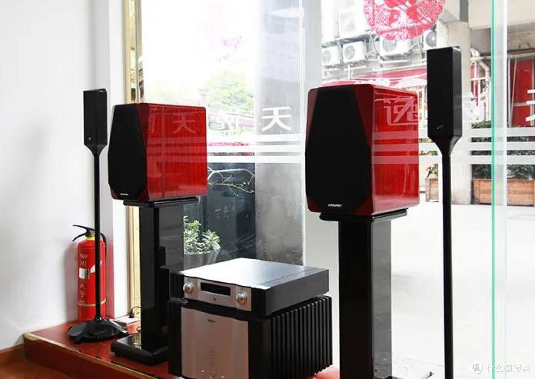 初玩Hi-Fi不用愁!区别两种音箱的声学优势与家用适配指南