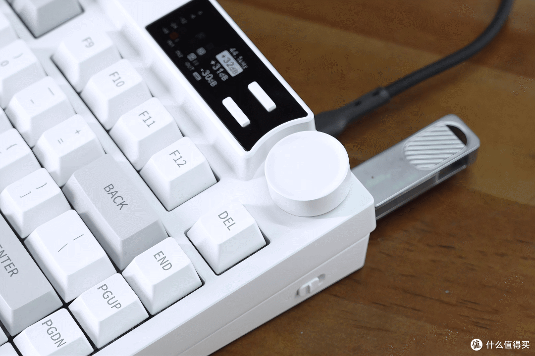 耳边开箱 | 买声卡送键盘?!拓品KB22功能玩法大盘点