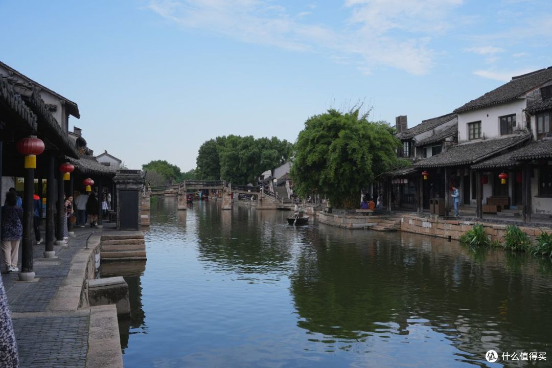 河岸修葺之后整齐干净